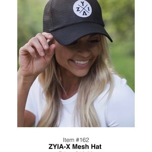 Zyia Black mesh Hat